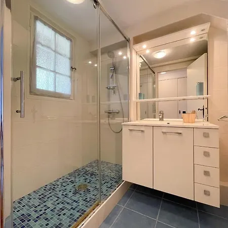 Lägenhet Superb With Balcony Near The Saint-Raphaël