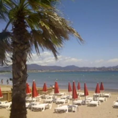 Superb With Balcony Near The Apartmán Saint-Raphaël