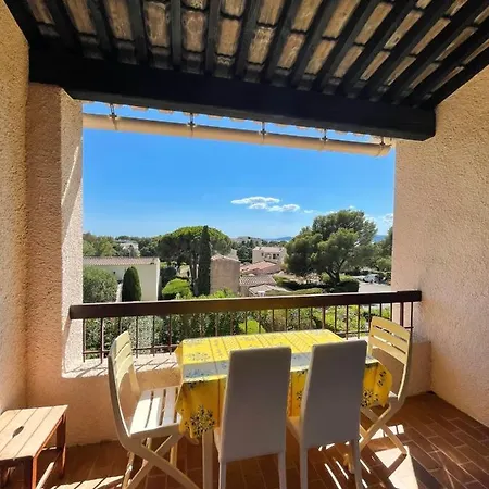 شقة Superb With Balcony Near The