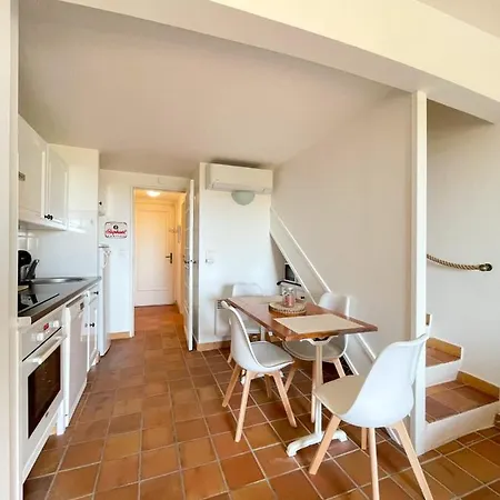 Apartment Superb With Balcony Near The
