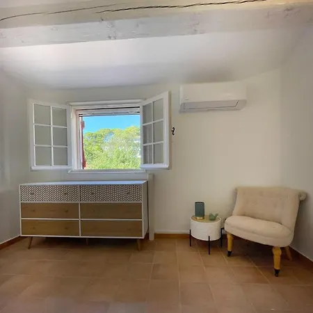 Superb With Balcony Near The Apartment *