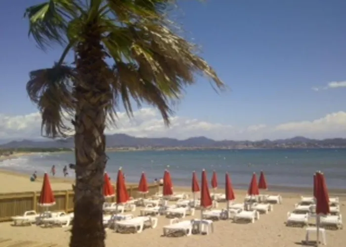 Superb With Balcony Near The Apartman Saint-Raphaël